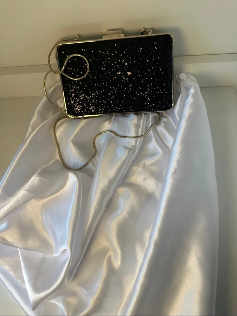 Henri Bendel Black Glitter Minaudiere w/ Gold Tone Shoulder Bag EUC - Picture 5 of 5